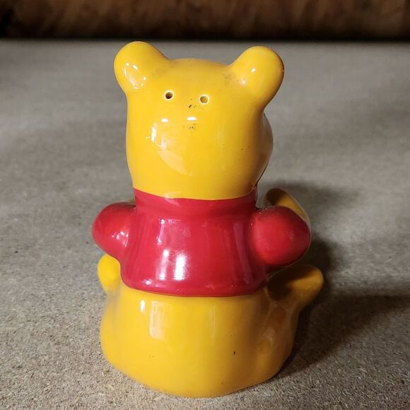 Winnie the Pooh Figurine Salt & Pepper Shaker – Vintage Style, Decorative Piece - Picture 2 of 3